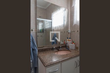 Casa à venda com 220m², 4 quartos e 3 vagasBanheiro 1