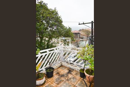 Casa à venda com 230m², 4 quartos e sem vaga Casa à venda com 230m², 4 quartos e sem vagaVaranda da suíte 2