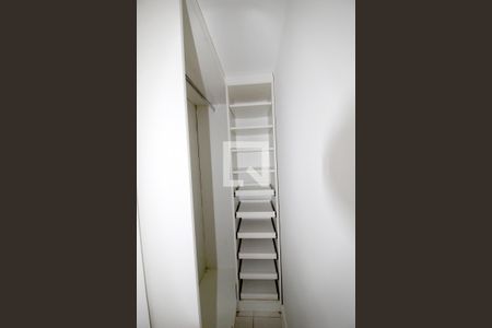 Closet da suíte  de apartamento para alugar com 2 quartos, 67m² em Parque Campolim, Sorocaba