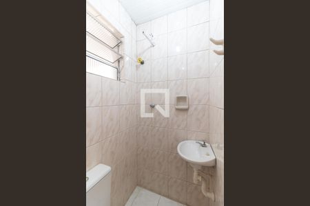 Banheiro de casa para alugar com 1 quarto, 35m² em Vila Brasílio Machado, São Paulo
