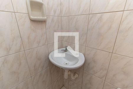Banheiro de casa para alugar com 1 quarto, 35m² em Vila Brasílio Machado, São Paulo