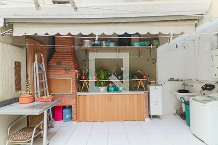 Casa à venda com 230m², 3 quartos e 4 vagas Casa à venda com 230m², 3 quartos e 4 vagasLavanderia / Churrasqueira