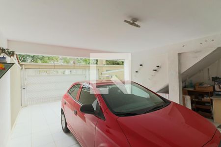 Casa à venda com 230m², 3 quartos e 4 vagas Casa à venda com 230m², 3 quartos e 4 vagasGaragem