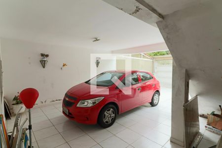 Casa à venda com 230m², 3 quartos e 4 vagas Casa à venda com 230m², 3 quartos e 4 vagasGaragem