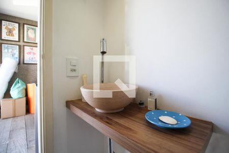 Lavabo  de apartamento à venda com 1 quarto, 90m² em Vila Nova Conceição, São Paulo