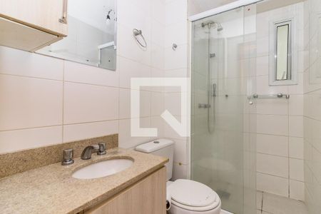 Banheiro de apartamento à venda com 2 quartos, 60m² em Cavalhada, Porto Alegre