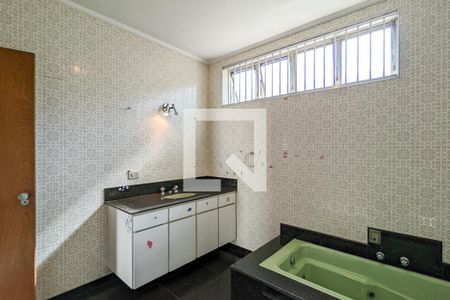 Casa à venda com 270m², 3 quartos e 4 vagasBanheiro social