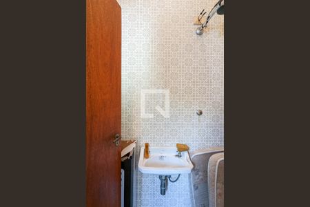 Casa à venda com 270m², 3 quartos e 4 vagasBanheiro de Serviço