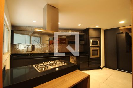 Apartamento à venda com 385m², 5 quartos e 4 vagasCozinha