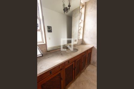 Apartamento para alugar com 241m², 4 quartos e 2 vagas Apartamento para alugar com 241m², 4 quartos e 2 vagasBanheiro Suite 1