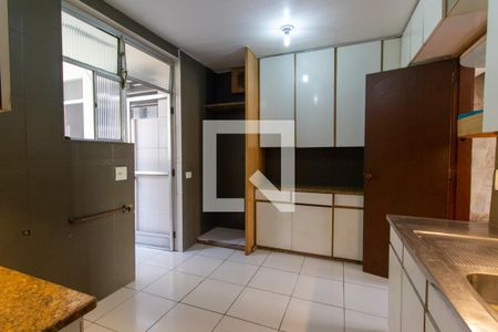 Apartamento para alugar com 241m², 4 quartos e 2 vagas Apartamento para alugar com 241m², 4 quartos e 2 vagasCozinha