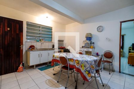 Casa à venda com 126m², 2 quartos e 2 vagas Casa à venda com 126m², 2 quartos e 2 vagasCozinha