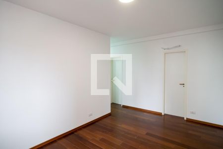 Apartamento à venda com 212m², 3 quartos e 4 vagas Apartamento à venda com 212m², 3 quartos e 4 vagasSuíte 3