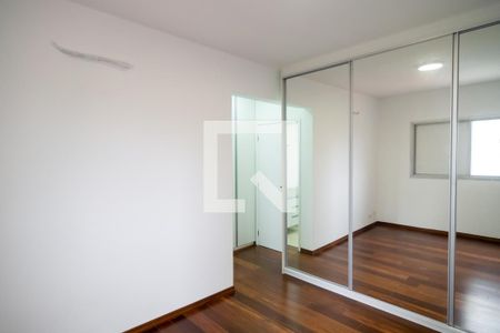 Apartamento à venda com 212m², 3 quartos e 4 vagas Apartamento à venda com 212m², 3 quartos e 4 vagasSuíte 2