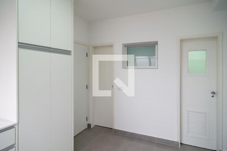 Apartamento à venda com 212m², 3 quartos e 4 vagas Apartamento à venda com 212m², 3 quartos e 4 vagasÁrea de Serviço