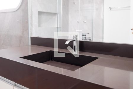 Apartamento à venda com 212m², 3 quartos e 4 vagas Apartamento à venda com 212m², 3 quartos e 4 vagasBanheiro Suíte 3