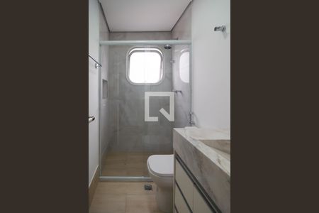 Apartamento à venda com 212m², 3 quartos e 4 vagas Apartamento à venda com 212m², 3 quartos e 4 vagasBanheiro Suíte 2