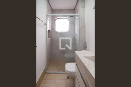 Apartamento à venda com 212m², 3 quartos e 4 vagas Apartamento à venda com 212m², 3 quartos e 4 vagasBanheiro Suíte 1