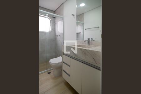 Apartamento à venda com 212m², 3 quartos e 4 vagas Apartamento à venda com 212m², 3 quartos e 4 vagasBanheiro Suíte 2