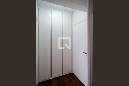 Apartamento à venda com 212m², 3 quartos e 4 vagas Apartamento à venda com 212m², 3 quartos e 4 vagasSuíte 1