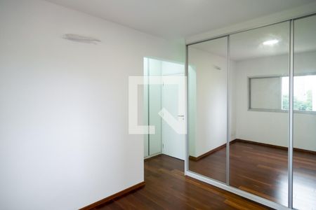 Apartamento à venda com 212m², 3 quartos e 4 vagas Apartamento à venda com 212m², 3 quartos e 4 vagasSuíte 1