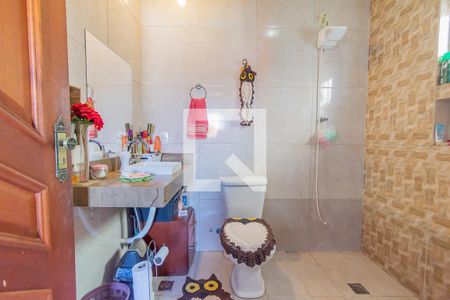 Casa à venda com 136m², 3 quartos e 2 vagasBanheiro da Suíte