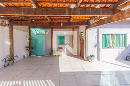 Casa à venda com 136m², 3 quartos e 2 vagasGaragem