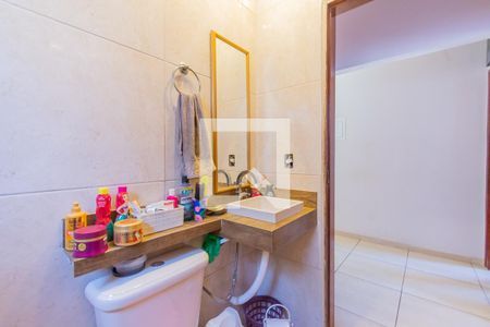 Casa à venda com 136m², 3 quartos e 2 vagasBanheiro Social