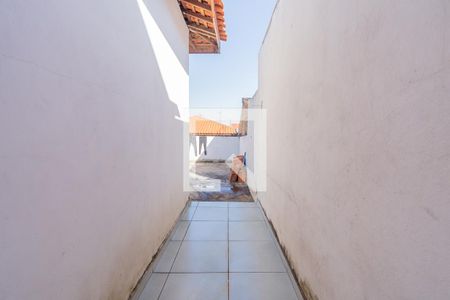 Casa à venda com 136m², 3 quartos e 2 vagasCorredor