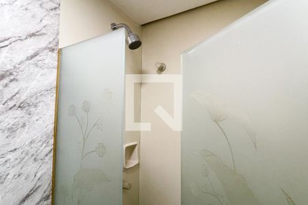 Apartamento à venda com 55m², 1 quarto e 2 vagasBanheiro social