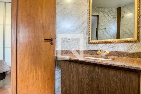 Apartamento à venda com 55m², 1 quarto e 2 vagasBanheiro da suíte