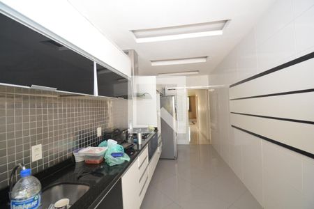 Casa à venda com 448m², 3 quartos e 2 vagasCozinha