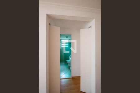 Corredor Quartos e Banheiro de apartamento para alugar com 2 quartos, 52m² em Caiapia, Cotia