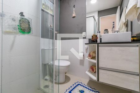 Banheiro Social de apartamento para alugar com 3 quartos, 85m² em Jardim Tupanci, Barueri