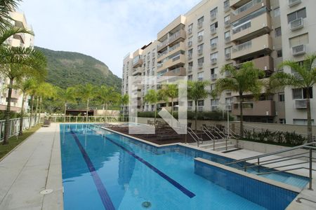 Apartamento para alugar com 69m², 2 quartos e 1 vagaÁrea Comum - Piscina