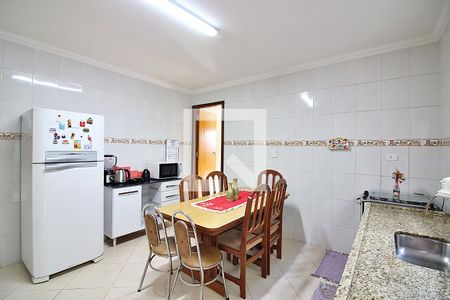 Casa à venda com 190m², 2 quartos e 2 vagasCozinha