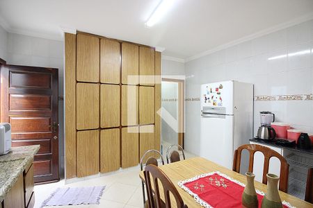 Casa à venda com 190m², 2 quartos e 2 vagasCozinha
