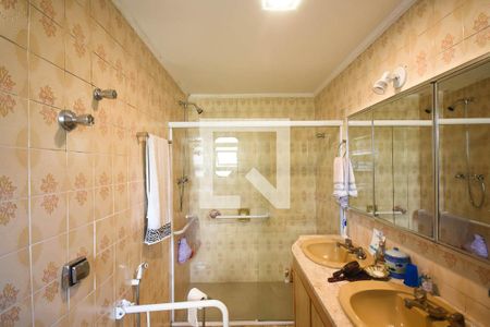 Apartamento à venda com 258m², 4 quartos e 8 vagasBanheiro suíte 2