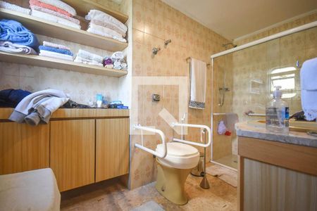 Apartamento à venda com 258m², 4 quartos e 8 vagasBanheiro suíte 2