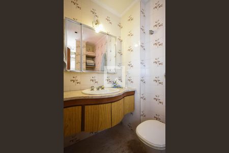 Apartamento à venda com 258m², 4 quartos e 8 vagasBanheiro suíte 1