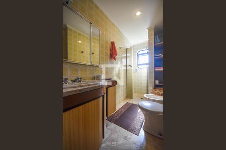 Apartamento à venda com 258m², 4 quartos e 8 vagasBanheiro