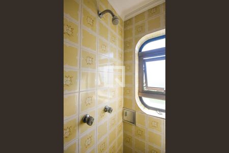 Apartamento à venda com 258m², 4 quartos e 8 vagasChuveiro do banheiro