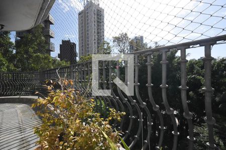 Apartamento à venda com 258m², 4 quartos e 8 vagasVaranda