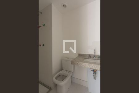 Banheiro de kitnet/studio para alugar com 1 quarto, 27m² em Vila Nova Conceição, São Paulo