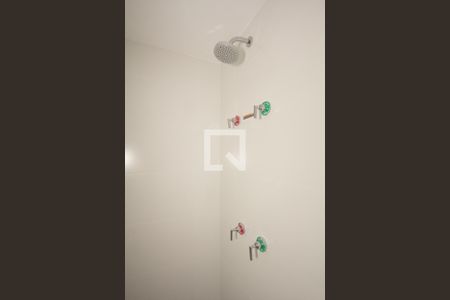 Banheiro de kitnet/studio para alugar com 1 quarto, 27m² em Vila Nova Conceição, São Paulo