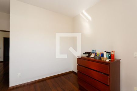 Casa à venda com 350m², 4 quartos e 2 vagasSuíte 2