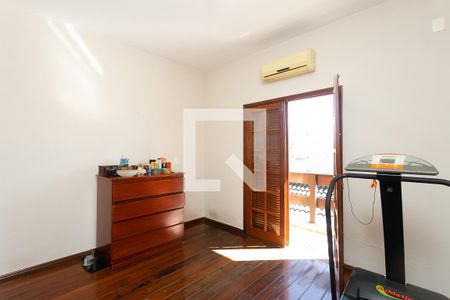 Casa à venda com 350m², 4 quartos e 2 vagasSuíte 2