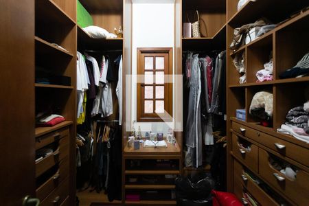 Casa à venda com 350m², 4 quartos e 2 vagasCloset da suíte 3