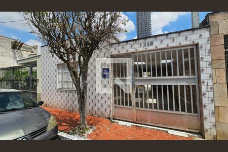 Casa à venda com 170m², 3 quartos e 1 vaga Casa à venda com 170m², 3 quartos e 1 vagaFachada