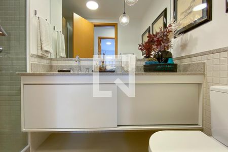 Apartamento à venda com 143m², 3 quartos e 2 vagas Apartamento à venda com 143m², 3 quartos e 2 vagasBanheiro social 1